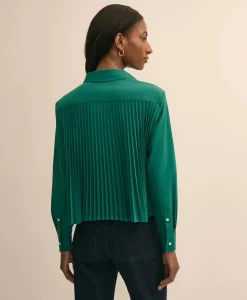 The Cropped Back-Pleat Shirt