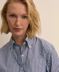 The Cropped Button-Down Shirt